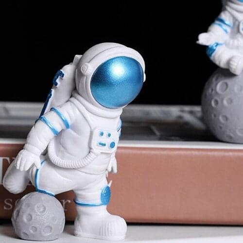 2021New Nordic Astronaut Figurines Resin Model Mini Table Ornaments Living Room DIY Modern Home Decor Accessories