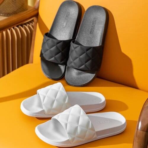 Beach Slippers Sandals Women Slippers Flat Heel Casual Ladies Shoes Outdoor Female Slides Men Couple Slippers 35-45 Bath Shoes