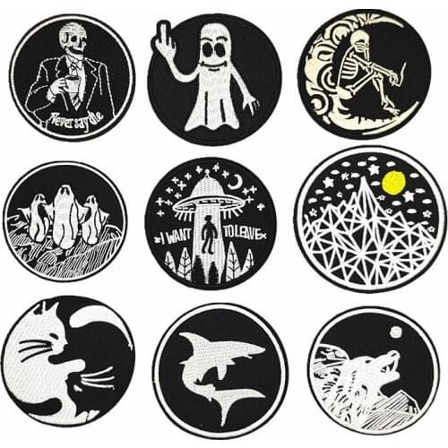 Punk Skull Animal Patches Iron on Patches for Clothing Stripes Round Badges Embroidered Patches Sticker on Clothes DIY Appliques