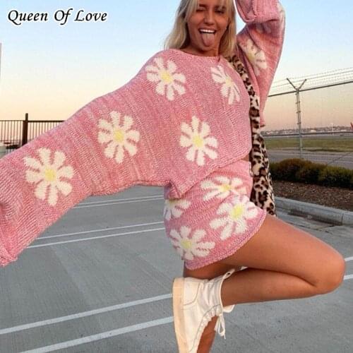 2021 New Autumn Winter Knitted Flower Shorts Suit Casual 2 Piece Women Batwing Sleeve Sweater Short Pant Matching Set Outfit