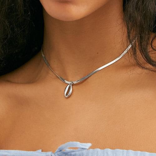 Bohemian Vintage Fashion Gold Alloy Conch Shell Shape Pendant Necklace for Women Simple Seashell Ocean Beach Jewelry Gift