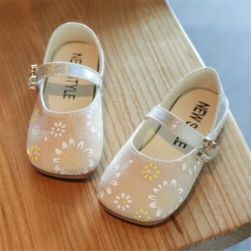 2021 spring and autumn new girls' fashionable printed leather shoes soft sole, antiskid, light and lovely princess shoes