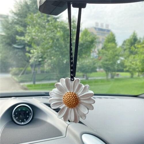 50pcs Car Pendant Female Creative Small Daisy Flower Car Rearview Mirror Pendant Cute Fragrance Perfume Car Pendant Car Interior