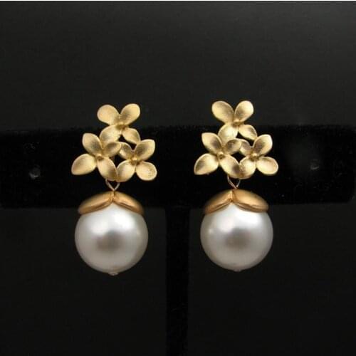 Hot Fashion Golden Alloy Flower Pearl Earrings Ladies Luxury Plant Leaves Statement Drop Dangle Earrings Gift