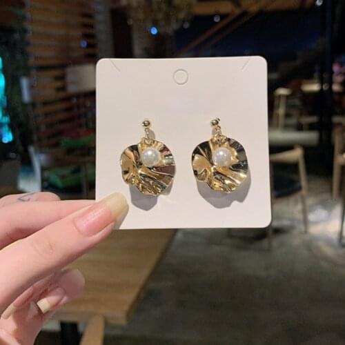 VSnow Temperament Irregular Shell Shape Dangle Earring for Women Girls Trendy Simulation Pearl Gold Color Metal Earring Jewelry