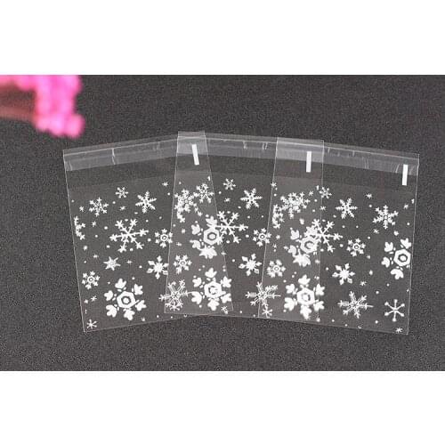 50Pcs Christmas Snowflake Plastic Candy Cookie Biscuits Snack Packaging Bag Adhesive Gift Bags for Home Wedding Birthday Party