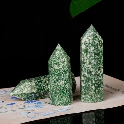1PC truly green spotted stone hexagon streak mineral Crystal point mineral nordic shelf home decoracion hogar moderno DIY gift