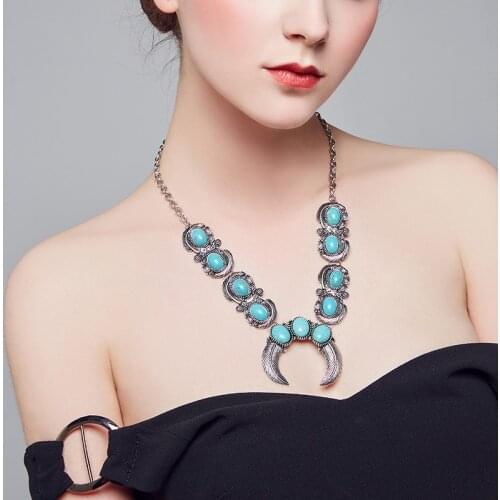 2018 New Fashion Boho necklace Jewelry Natural real Stone Moon Pendant Necklace Women Crescent vintage Bohemian necklaces