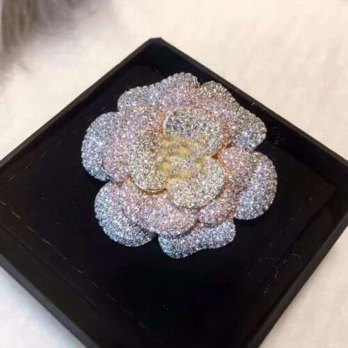 Classic Design Luxury Camellia Brooch Woman Scarf Decoration Flower Brooches Gift Jewelry