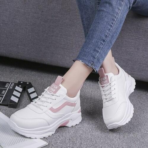 Korean Running Shoes Fashion Breathable Outdoor Womens Sports Shoes Lightweight Sneakers Comfortable Athletic Running Shoes