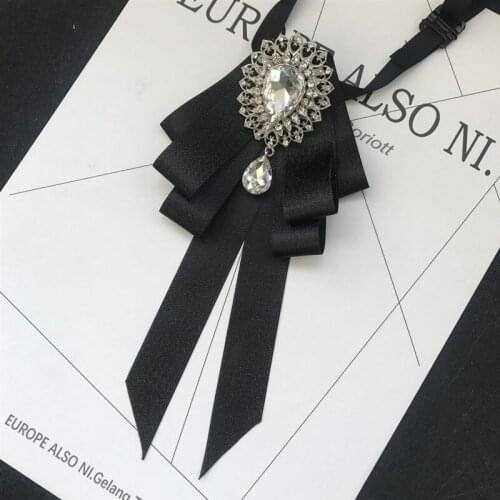 Women Luxury Blue Ribbon Bowtie Bow Brooch Collar Pins Man Brooches Blouse Womens Elegant Accessories Diamond Jewelry Butterfly