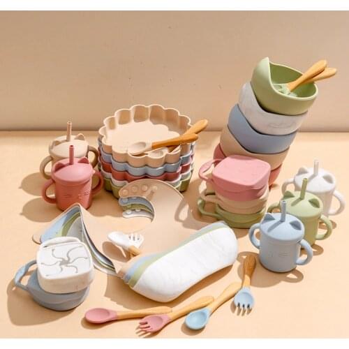 6 PC Bpa Free Childrens Tableware Fashionable Soft Silicone Food Plates Easy To Clean Washing Up Snack Cup Fork Spoons Bib Gift