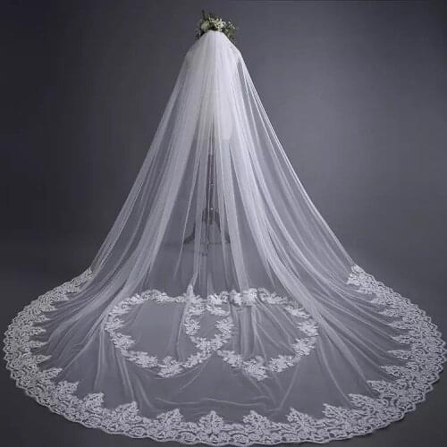 2018 New Elegant 4*3 Meters White/Ivory Beautiful Cathedral Length Lace Edge Wedding Bridal Veil With Comb EE9007