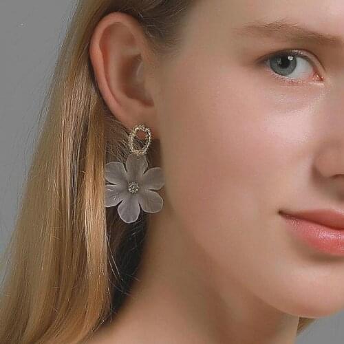 Korean White Flower Earrings New Fresh Flower Stud Earrings For Women Earing Jewelry Crystal Earings Youth Girl Earring Kolczyki