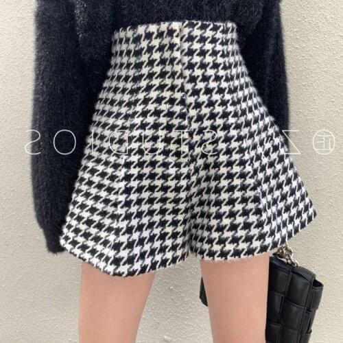 Seiwnibu Women's Wool Shorts