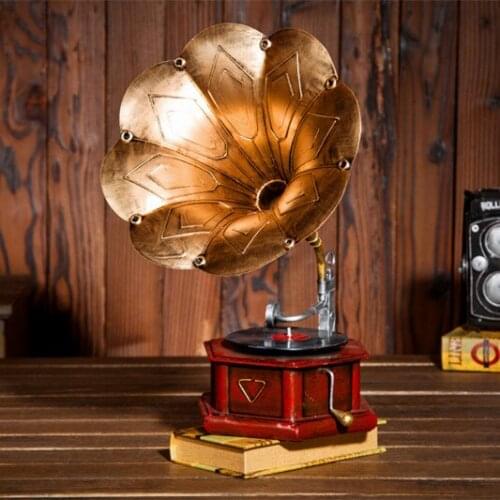 European Jingmei / Vintage wrought iron window model phonograph turntables props antique ornaments of soft decoration