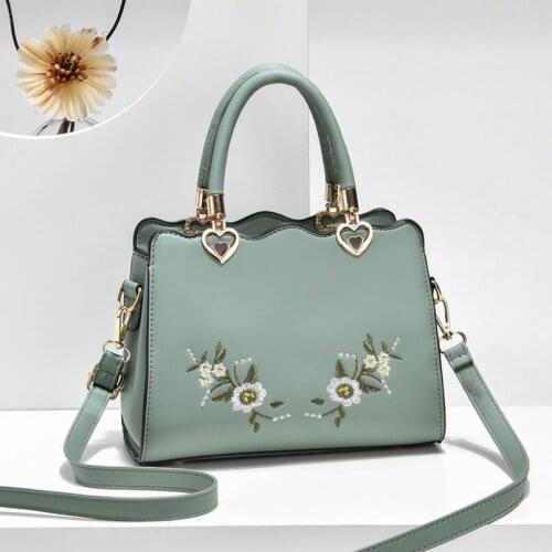 Large-Capacity Embroidery Womens Bags Fashion Elegant Ladies Handbag All-Match Shoulder Bag High-Quality Womens Crossbody Bag