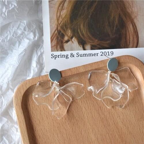 Transparent Acrylic Petals Earring for women Beautiful Dangle Earrings with Hypoallergenic Needle Fashion Jewelry