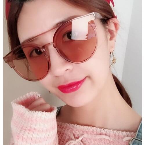 Womens Sunglasses Vintage American Style Trending Round Glasses Luxury Designer Fashion Men Driving Glasses Decorative Vendors
