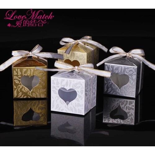2019 New 25Pcs Love Heart Candy Box for Wedding Decoration Emboss And Glitter Wedding Favors and Gifts Box Party Favors