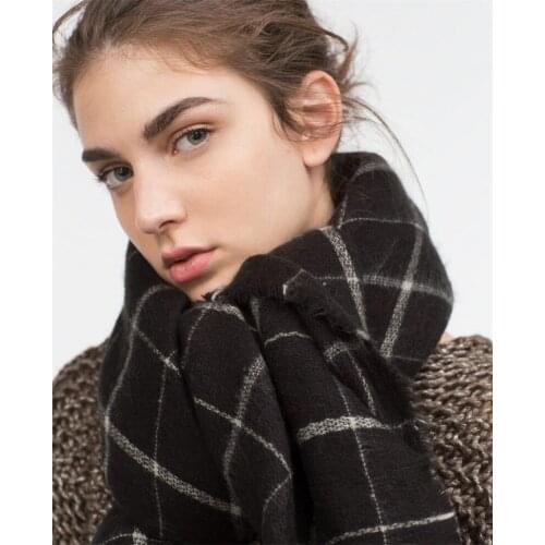DUOJIAOYAN Autumn winter Elegant British style black and white check plaid scarf Imitation cashmere scarf shawl for couple women