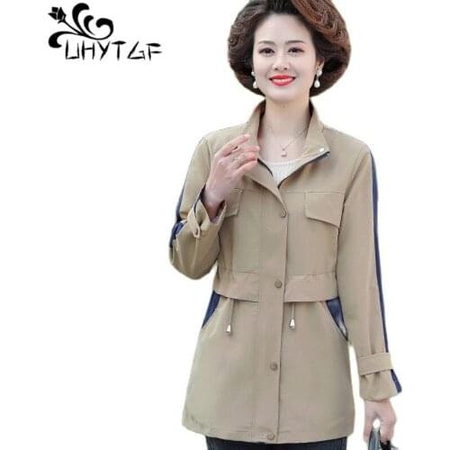 UHYTGF Mother Spring Autumn Trench Coat Fashion Stitching Casual Women Short Outwear Zipper Loose 5XL Plus Size Windbreaker 1778