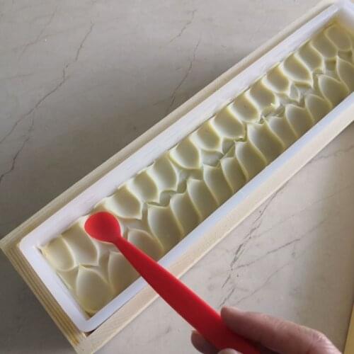 Handmade soap making swirl spoon 100pcs per lot wholesale helpful to make beautiful soap top easy use