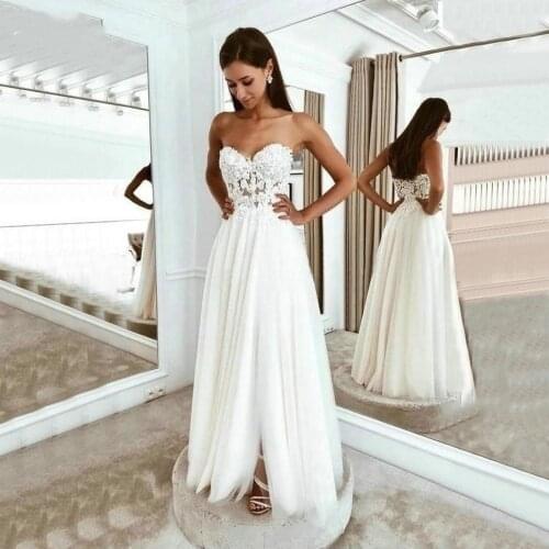 Romantic Country Lace Strapless A Line Wedding Dresses Sleeveless Bride Dress Lace Up Back Sweep Train Wedding Gowns