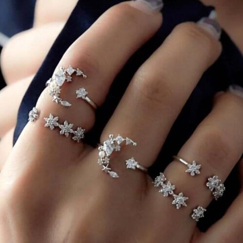 5pcs/set Moon and Star Rhinestone Women`s Party Finger Ring Pack