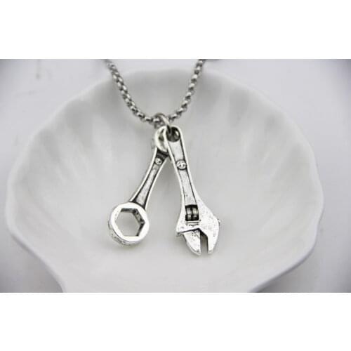 Fashion Jewelry Antique Silver Plated Wrench Pendant Necklace For Men And Women