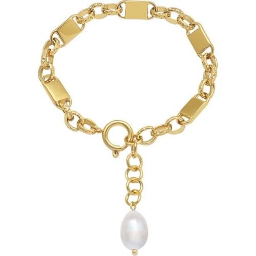 Minimalist Stainless Steel Natural Pearl Bracelet Statement Chain Metal Gold Women Bracelet 18 K Fashion Jewelry Party Gift 2021