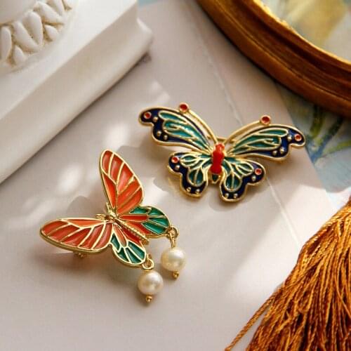 Origin Summer Trendy Wing Multicolor Butterfly Brooch for Women Statement Simulation Pearl Gold Metallic Brooch Jewellery