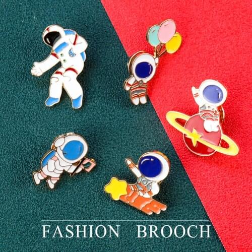 2PC Space Enthusiasts Astronaut Brooch Cartoon Planet Space Station Enamel Brooch DIY Denim Shirt Backpack Decor Pin Wholesale