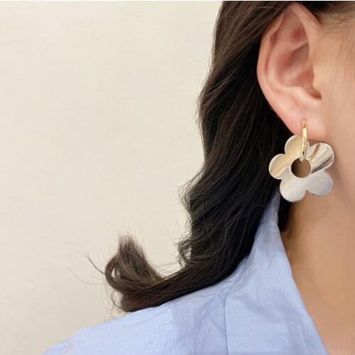 YAOLOGE Silver Color Flower Drop Earrings 2021 Trend Geometric Alloy Earrings For Women Birthday Gift Fashion Jewelry Wholesale