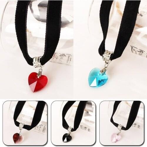 European And American Style Chokers Necklaces Black Love Heart Shape Crystal Pendants Choker Women Girls Vintage Cool Jewelry