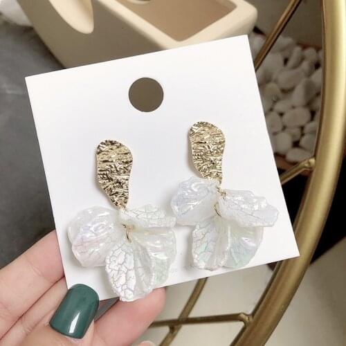 Fashion White Flower Petal Drop Earrings for women 2021 Korean Statement Pendientes Wedding Jewelry Vintage Earring Gifts