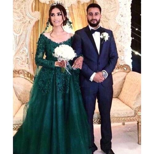 2021 Hunter Green Wedding Dresses with Arabic Middle East Church Long Sleeve Appliqued Backless Wedding Gown Vestido De Novia