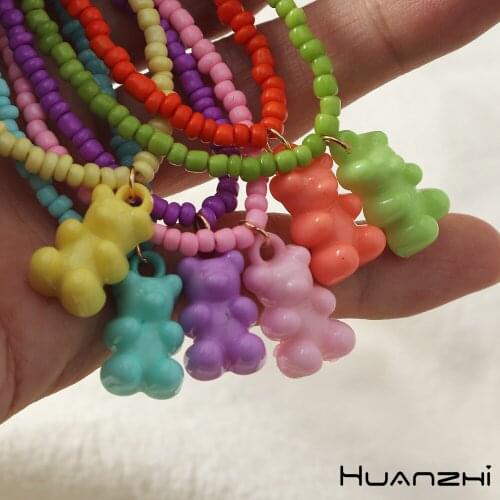 HUANZHI 2021 New Multicolor Resin Cute Teddy Bear Charm Acrylic Rice Beads Clavicle Necklace for Women Girls Party Jewelry Gifts