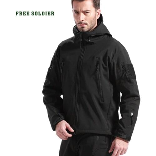 FREE SOLDIER Outdoor Sport Clothing For Men Camping Climbing Hiking Jackets Softshell Fleece fabric Instant Waterproof