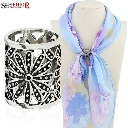 Hollow Chrysanthemum Scarf Buckle Brooches for Women Accessories Vintage Bronze Silver color Flower Brooch Fashion Jewelry Gifts