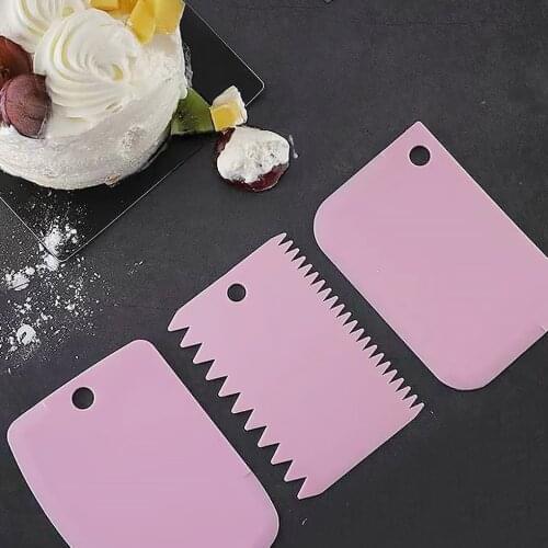 Dough Cake Cutter Slicer Spatula for Cake Cream Scraper Pastry Cutters Scraper Irregular Teeth Edge DIY Smoother Tool