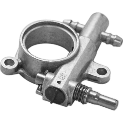 2500/3800 Chainsaw Spare Parts Chainsaw Oil Pump With Worm Replacement Drive Gear Fits For Chain Saw 25CC/38CC