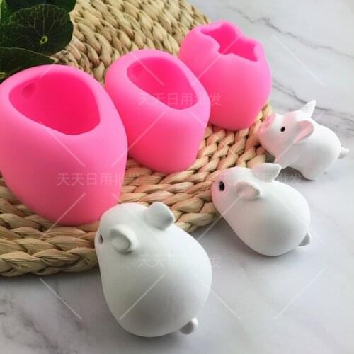Three-dimensional small yellow duck rabbit piglet silicone fondant cake chocolate mold gypsum gel cake mousse mold