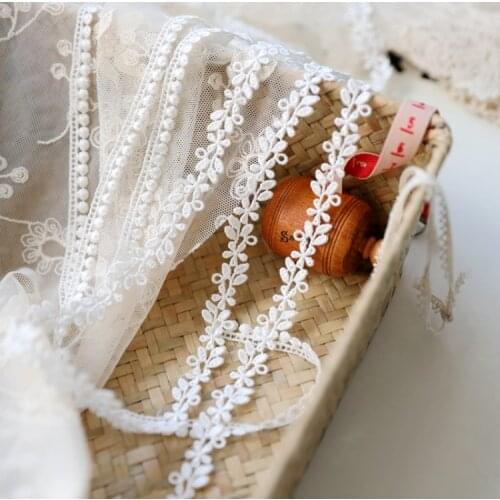 Hot 5 Yards Floral Venise Lace Trim for Garment Curtain Decorcation High Quality Venice Lace Fabrics 1.1cm Width