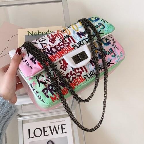 New 2021 Womens Crossbody Bags Graffiti Western Style Chains Shoulder Bags Soft Totes Bag Large Capacity Women Messenger Bags