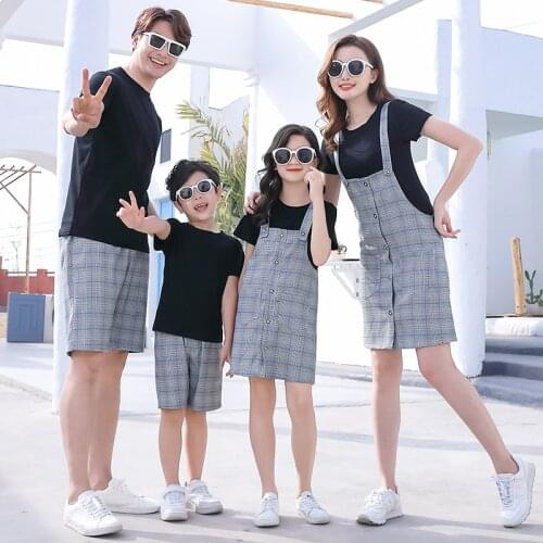 Family Matching Clothes Summer 2021 Mother Daughter Dress Dad Son Cotton T-shirt &Pants Family Look Couple Outfits Holiday Party