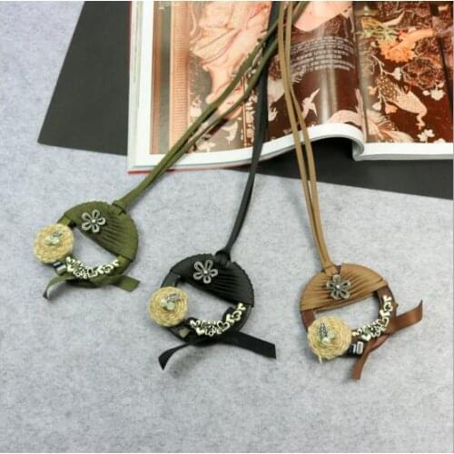 Fashion New Women Necklace Big Circle Leather Charm Flower Pendant Necklace Vintage Jewelry Long Sweater Rope Chain Accessories