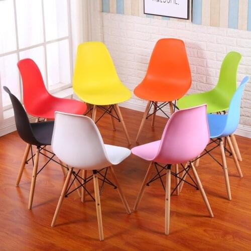 Hot-selling dining chair Nordic fashion solid wood chair plastic coffee table chair dining table chair