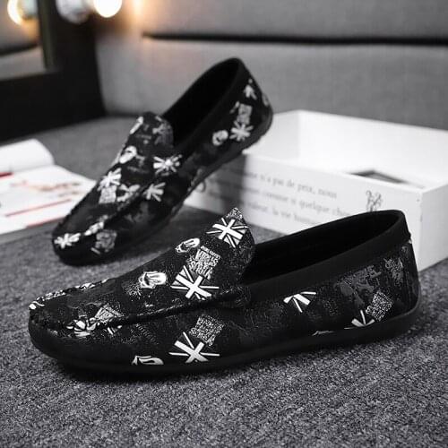 Fashion hot sale mens shoes 2020 spring new natural leather casual breathable printing personality waterproof black loafers