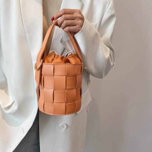 2021Woven Womens Drawstring Bucket Bag Brand Handbag Lattice Shoulder Bag PU Leather Crossbody Bag Luxury Toth Bag Female Purse